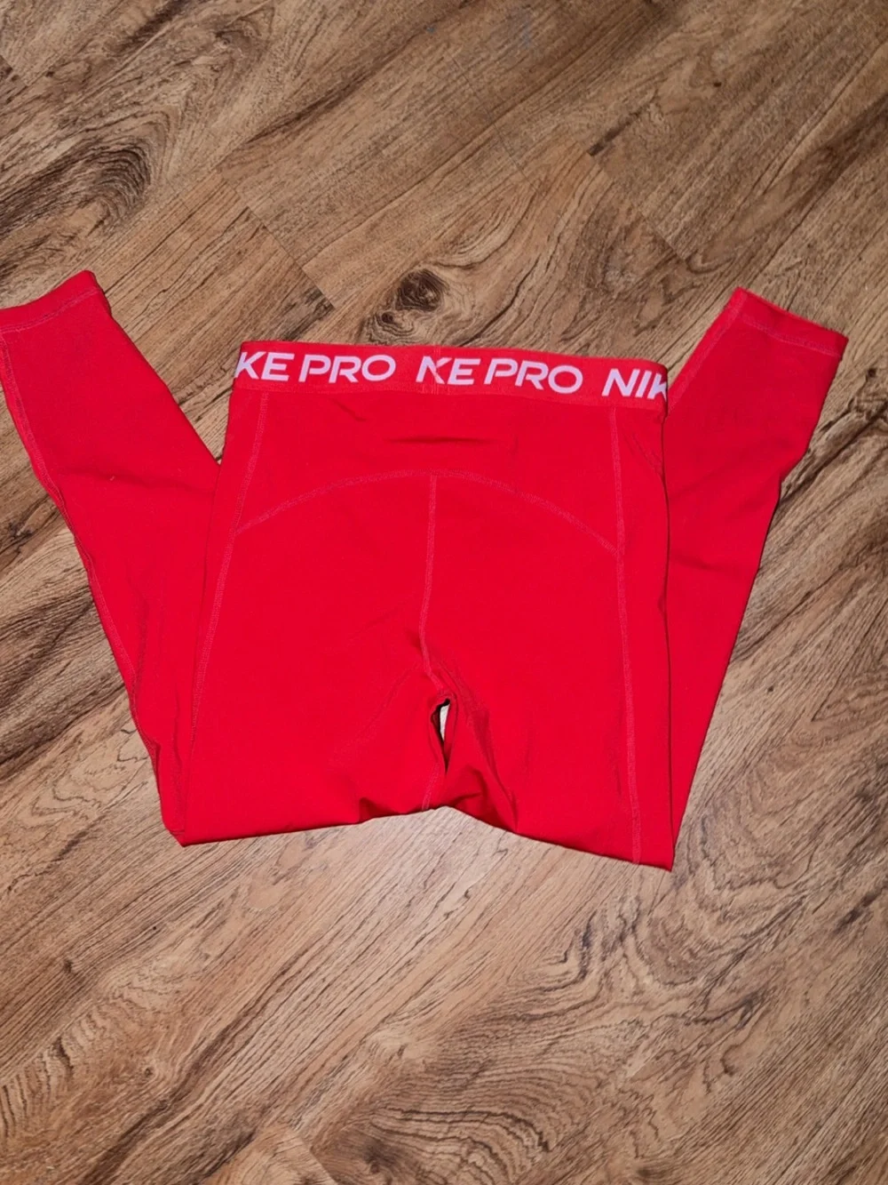 Nike Pro Red women’s